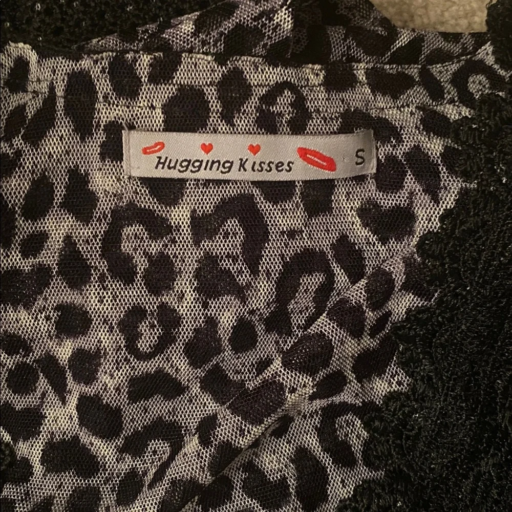 Hugging kisses Vintage stunning top size small - Picture 10 of 11